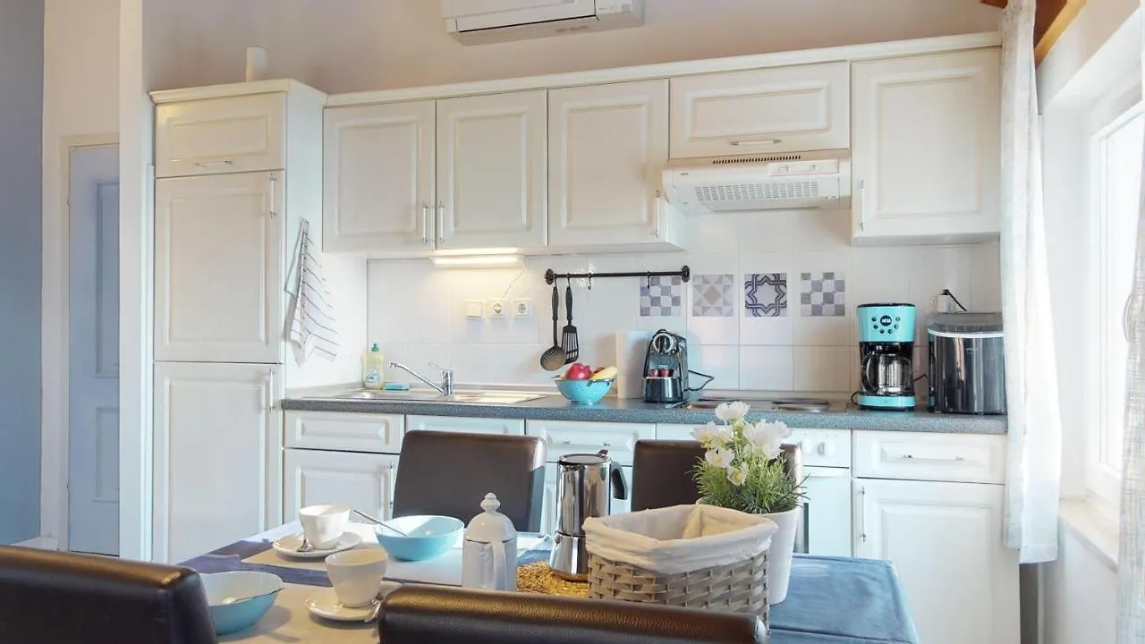 Lora Deluxe Superior 5 Star Apartment, Your Piece Of Heaven By The Sea & Park With Sea & Park View Novigrad Istria