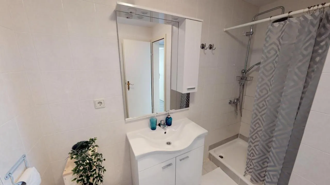 Apartment Lora Deluxe Superior 5 Star Apartment, Your Piece Of Heaven By The Sea & Park With Sea & Park View Novigrad Istria Kroatien