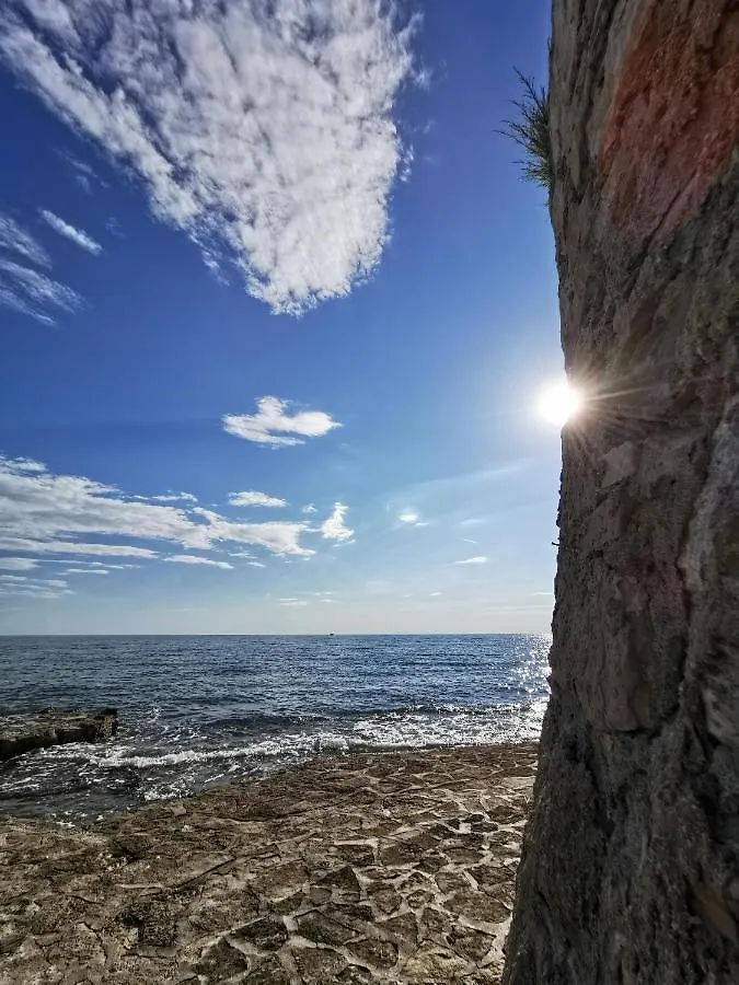 Lora Deluxe Superior 5 Star Apartment, Your Piece Of Heaven By The Sea & Park With Sea & Park View Novigrad Istria Kroatien