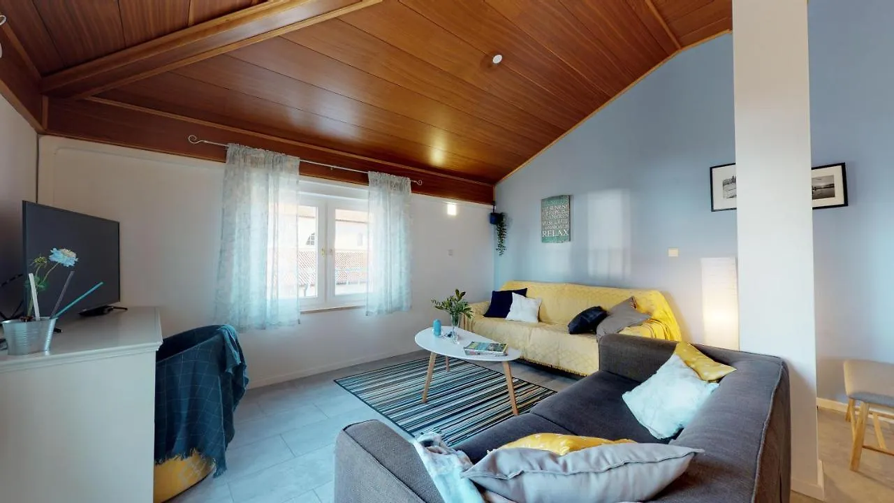 Apartment Lora Deluxe Superior 5 Star Apartment, Your Piece Of Heaven By The Sea & Park With Sea & Park View Novigrad Istria