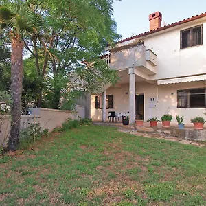 Ana 1707 Apartment Banjole