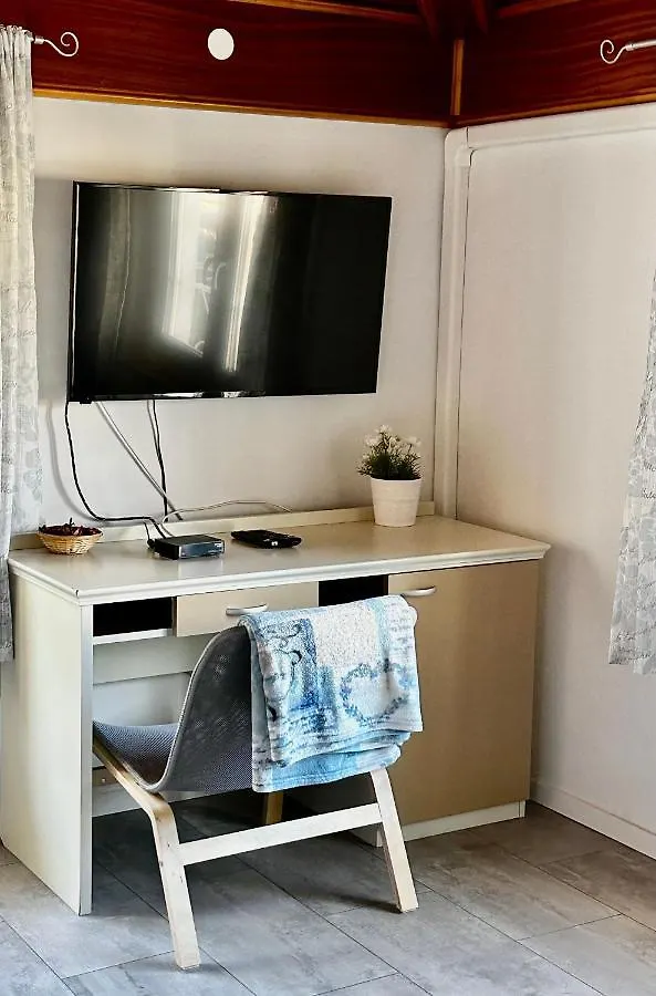 Lora Deluxe Superior 5 Star Apartment, Your Piece Of Heaven By The Sea & Park With Sea & Park View Novigrad Istria